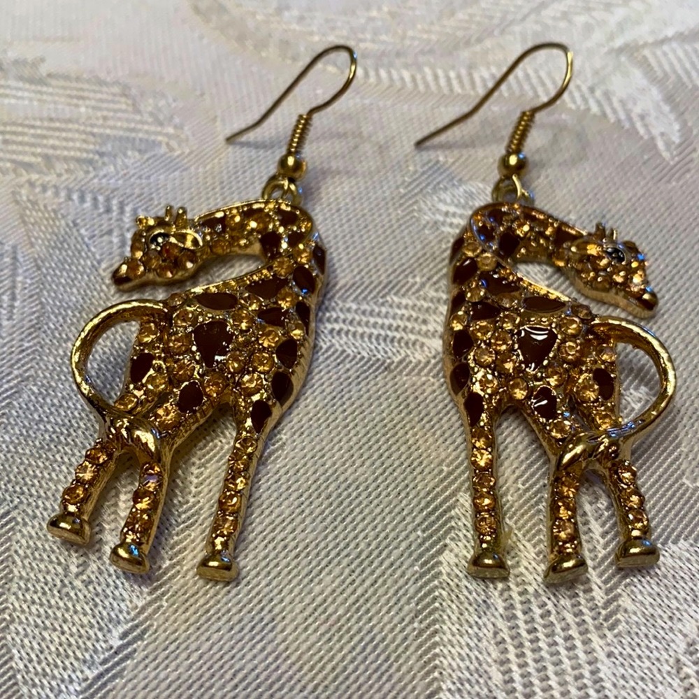 Giraffe earring. Aprx 2” drop - Picture 1 of 5